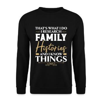 Ich erforsche Familiengeschichten und ich weiß Din - Unisex Pullover - Schwarz - Vorne - Alina (178cm) & Michal (187cm)