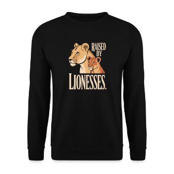 Raised By Lionesses Löwin Löwenmama Starke Frauen - Unisex Pullover - Schwarz - Vorne - Alina (178cm) & Michal (187cm)