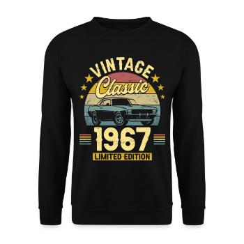 1967 60-Jahres-Jubiläums-Oldtimer - Unisex Pullover - Schwarz - Vorne - Alina (178cm) & Michal (187cm)