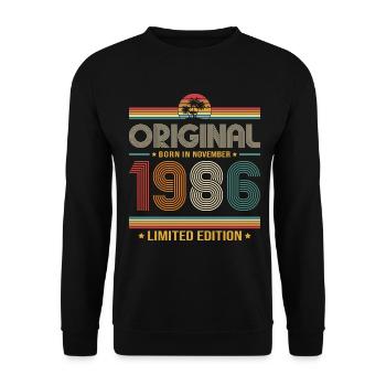 40. Geburtstag Geschenk November Jahrgang 1986 - Unisex Pullover - Schwarz - Vorne - Alina (178cm) & Michal (187cm)