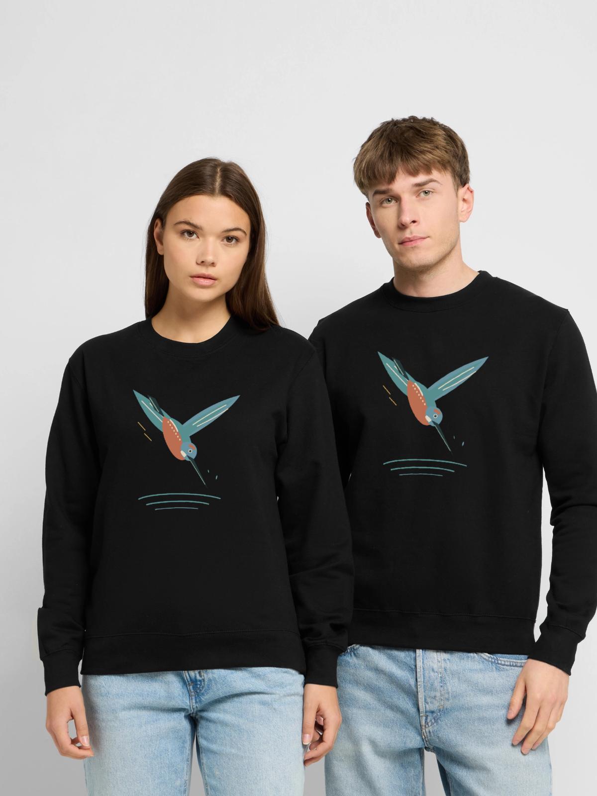 Tauchender Eisvogel über River Ripples - Unisex Pullover - Schwarz - Vorne - Alina (178cm) & Michal (187cm)