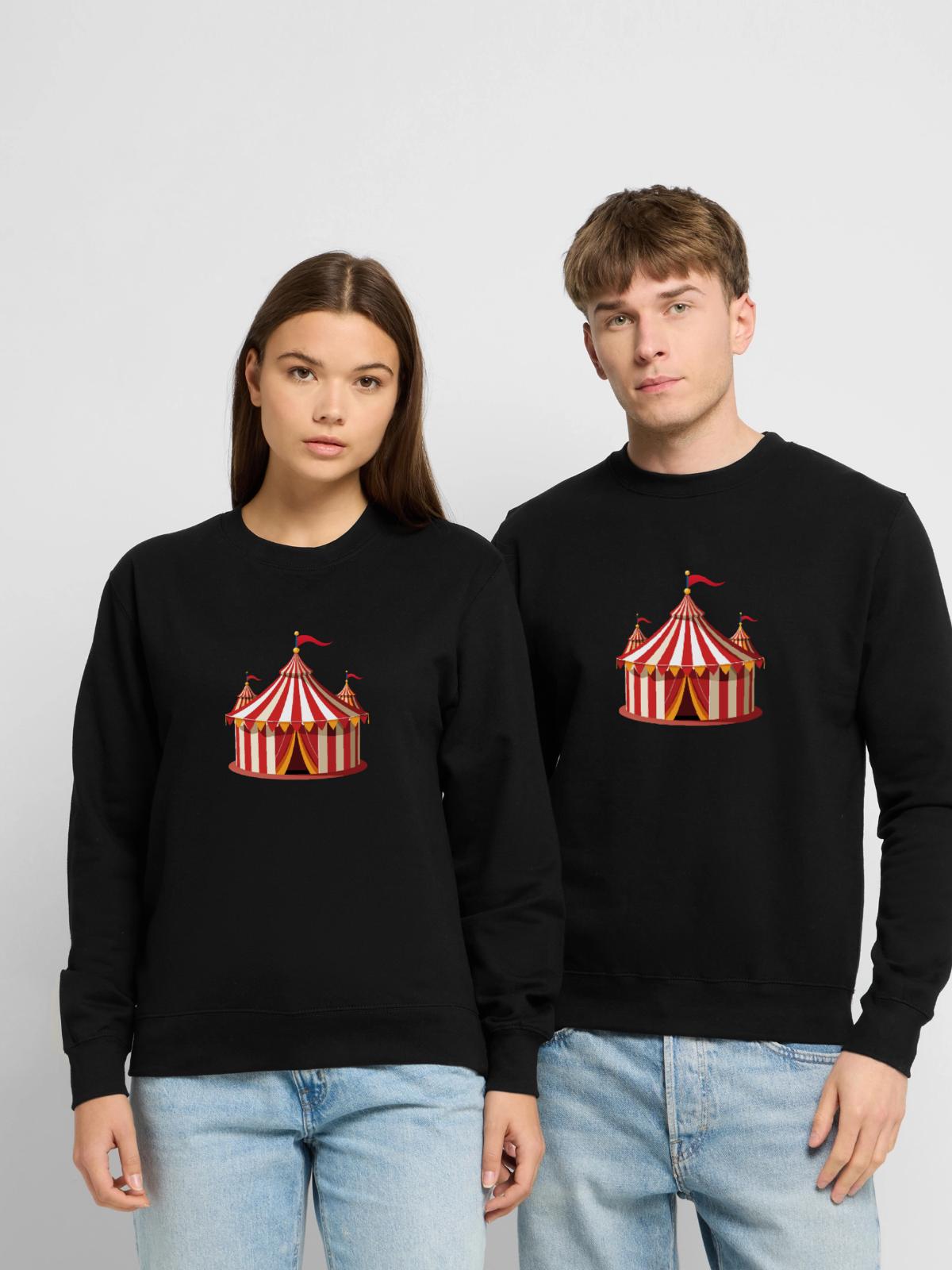 Zirkuszelt - Unisex Pullover - Schwarz - Vorne - Alina (178cm) & Michal (187cm)