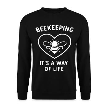 Bienenhaltung: Herz als Lebensweg - Unisex Pullover - Schwarz - Vorne - Alina (178cm) & Michal (187cm)