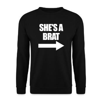 Sie ist ein verzogenes Gör – Lustiges Partner-Outf - Unisex Pullover - Schwarz - Vorne - Alina (178cm) & Michal (187cm)