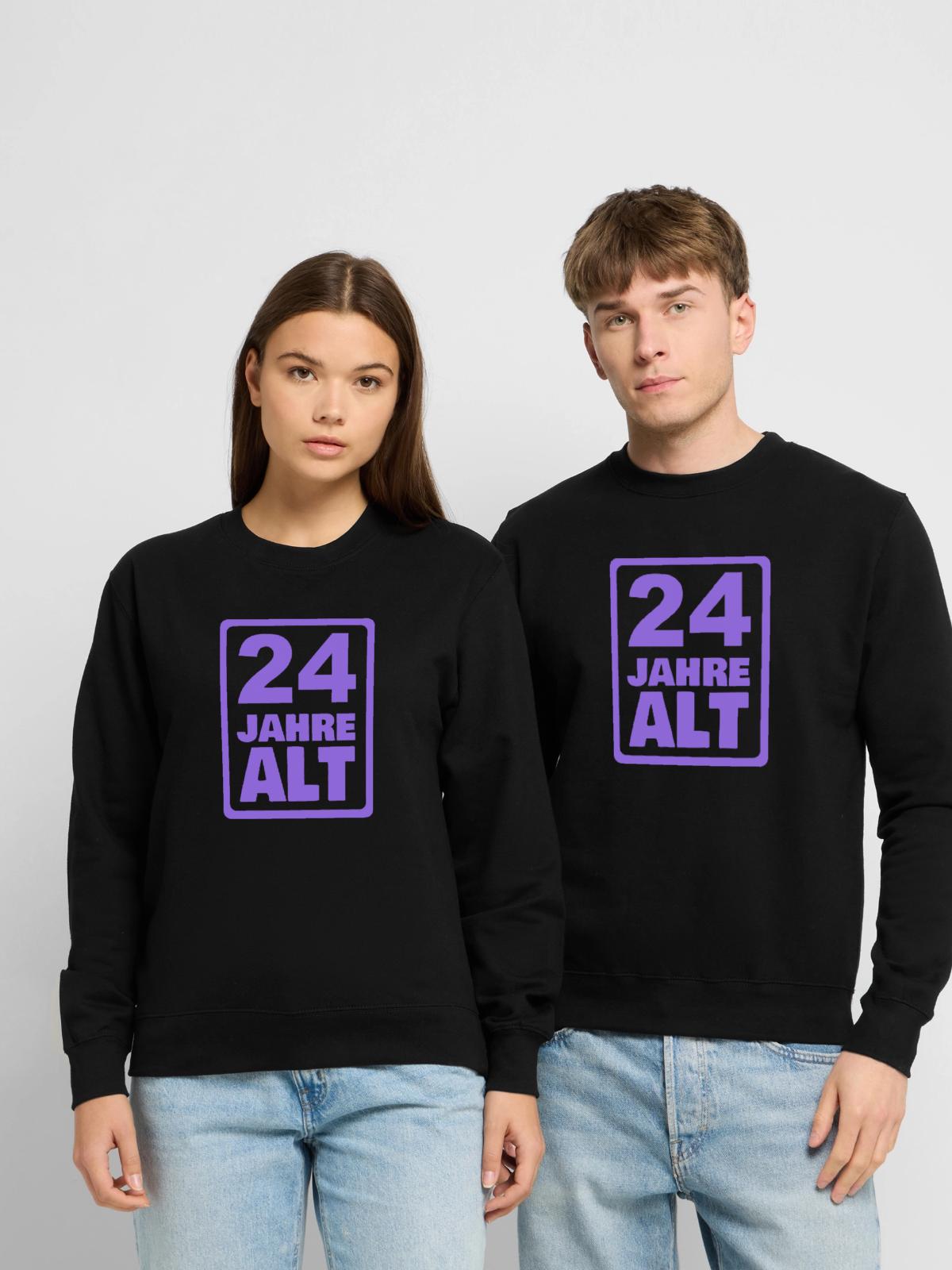 Alt 24 - Unisex Pullover - Schwarz - Vorne - Alina (178cm) & Michal (187cm)