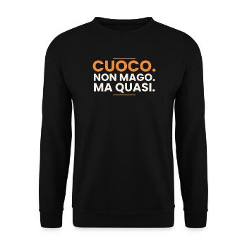 Koch. Kein Zauberer. Aber fast. – Chef T-Shirt - Unisex Pullover - Schwarz - Vorne - Alina (178cm) & Michal (187cm)