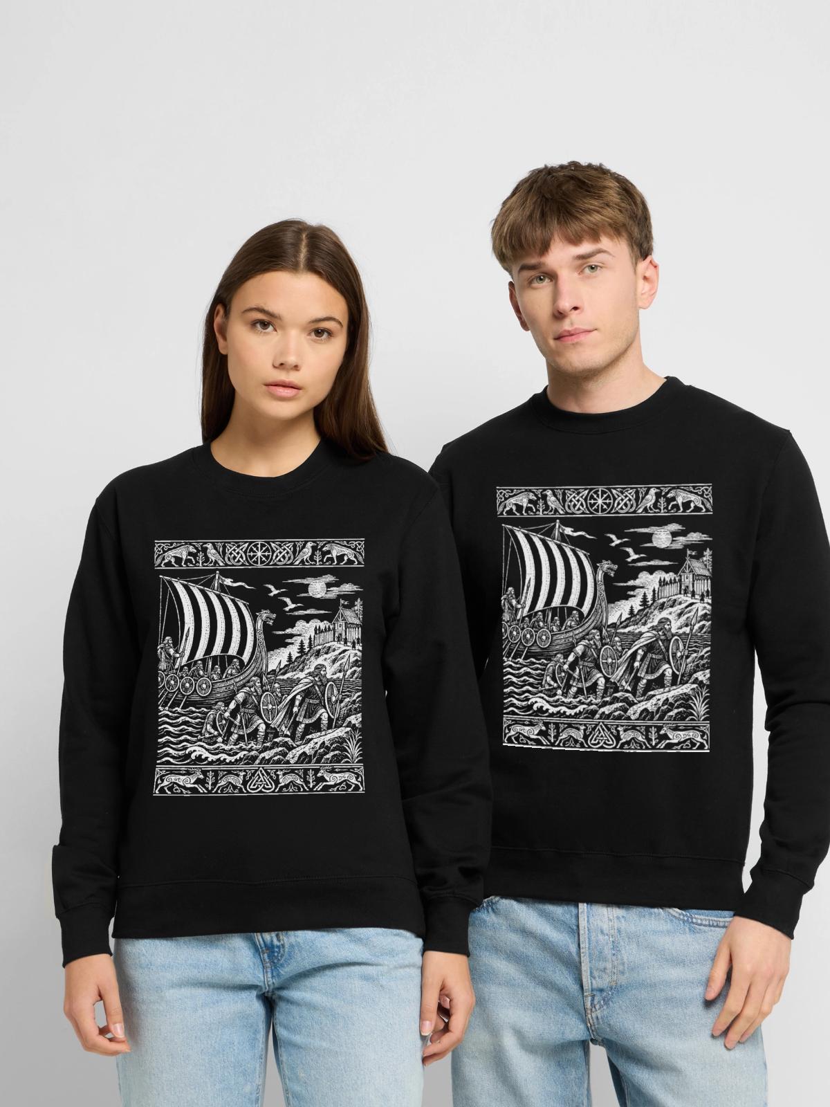 Wikinger – Mittelalterlicher Bildteppich - Unisex Pullover - Schwarz - Vorne - Alina (178cm) & Michal (187cm)