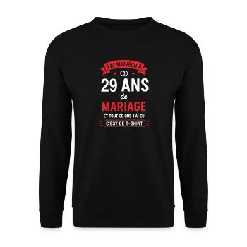 Ich habe 29 Jahre Ehe überlebt – T-Shirt - Unisex Pullover - Schwarz - Vorne - Alina (178cm) & Michal (187cm)