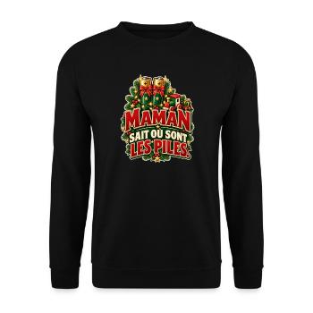 Mama weiß, wo die Batterien sind – Weihnachtshumor - Unisex Pullover - Schwarz - Vorne - Alina (178cm) & Michal (187cm)