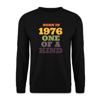 Geboren 1976: Einzigartig - Unisex Pullover - Schwarz - Vorne - Alina (178cm) & Michal (187cm)