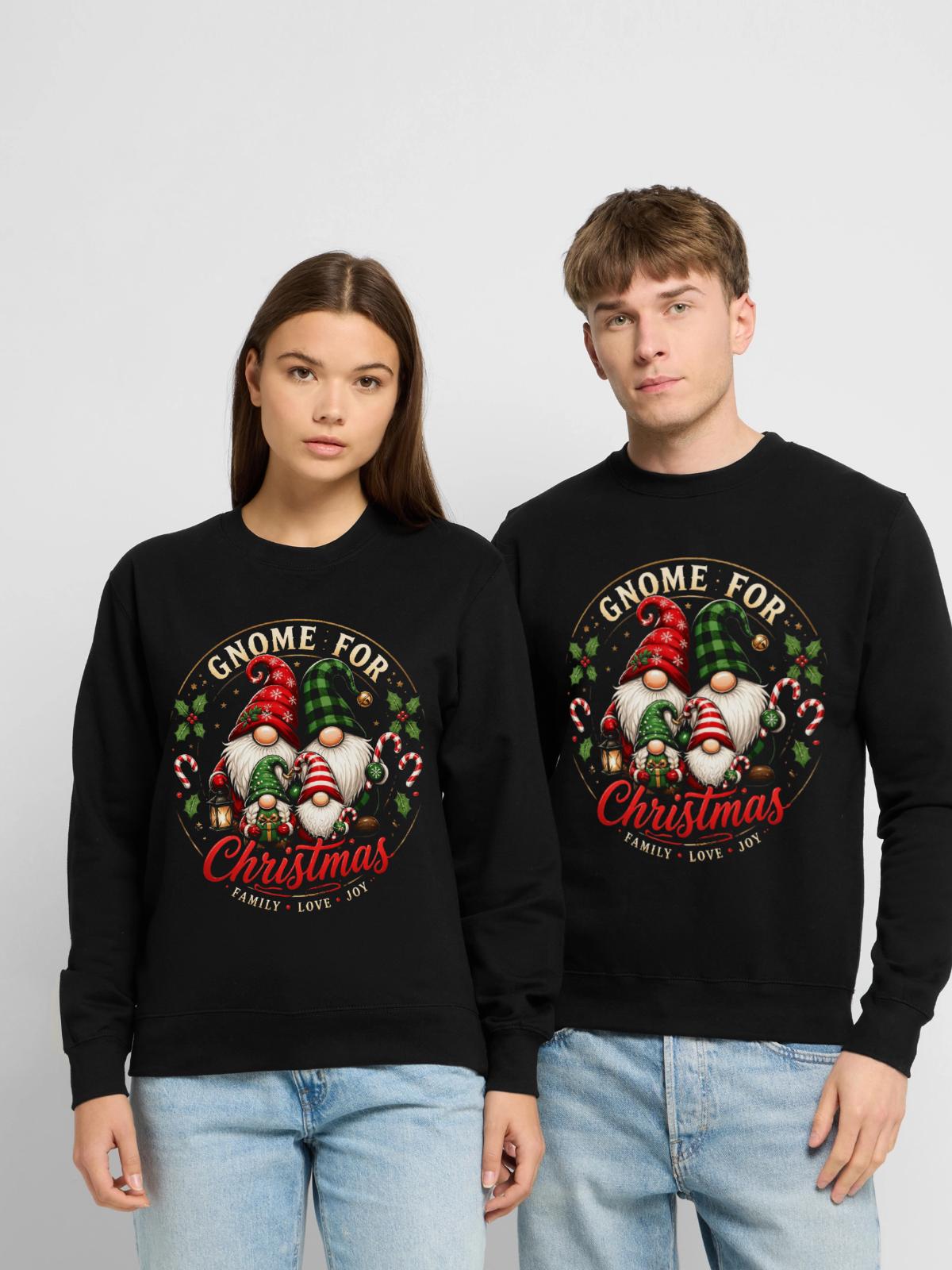Familien-Weihnachtszwerge um den Baum - Unisex Pullover - Schwarz - Vorne - Alina (178cm) & Michal (187cm)