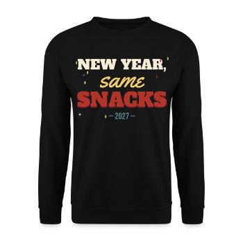 New Year, Same Snacks – Silvester 2027 Spruch - Unisex Pullover - Schwarz - Vorne - Alina (178cm) & Michal (187cm)