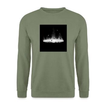 Nebulae Feuer-Silhouette auf Dunkelgrau - Unisex Pullover - Armeegrün - Vorne - Alina (178cm) & Michal (187cm)