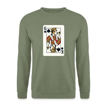 Pik König – Terrier als Spielkartenkönig - Unisex Pullover - Armeegrün - Vorne - Alina (178cm) & Michal (187cm)