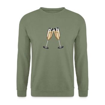 Sektgläser Anstoßen - Prost mit Prickelndem - Unisex Pullover - Armeegrün - Vorne - Alina (178cm) & Michal (187cm)