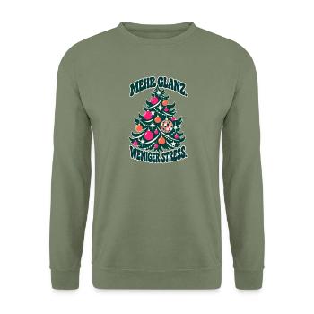 Mehr Glanz. Weniger Stress. – Weihnachtsbaum - Unisex Pullover - Armeegrün - Vorne - Alina (178cm) & Michal (187cm)