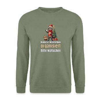 Mama hat Weihnachten organisiert – Waschbär-Mama - Unisex Pullover - Armeegrün - Vorne - Alina (178cm) & Michal (187cm)