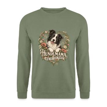 Hundemama: Herz auf vier Pfoten - Unisex Pullover - Armeegrün - Vorne - Alina (178cm) & Michal (187cm)