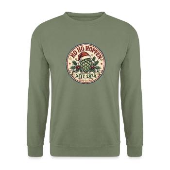 Ho Ho Hopfen – Bier-Weihnacht Badge - Unisex Pullover - Armeegrün - Vorne - Alina (178cm) & Michal (187cm)