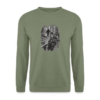 Französische Bulldogge Und Bigfoot Im Wald - Unisex Pullover - Armeegrün - Vorne - Alina (178cm) & Michal (187cm)
