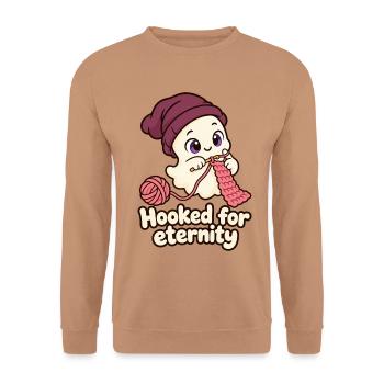 Hooked for Eternity – Süßer häkelnder Geist - Unisex Pullover - Mocca - Vorne - Alina (178cm) & Michal (187cm)