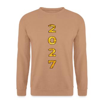 Jahrgang 2027 Jahreszahl - Unisex Pullover - Mocca - Vorne - Alina (178cm) & Michal (187cm)