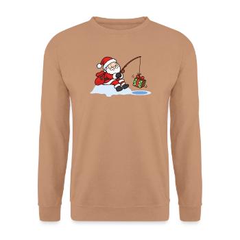 Weihnachtsmann beim Eisangeln mit Geschenk - Unisex Pullover - Mocca - Vorne - Alina (178cm) & Michal (187cm)