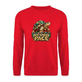 My Own Pace Schildkröte Low Poly Lustiger Spruch - Unisex Pullover - Rot - Vorne - Alina (178cm) & Michal (187cm)