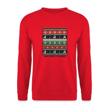 Level Christmas Pixel Hässlicher Pullover für Gamer - Unisex Pullover - Rot - Vorne - Alina (178cm) & Michal (187cm)