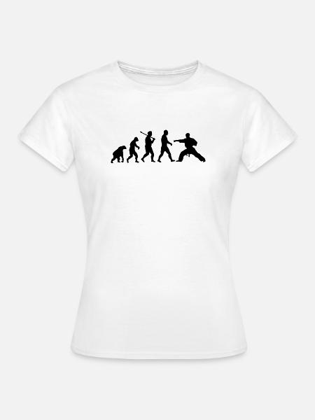Evolution: Karate - Frauen T-Shirt - Weiß