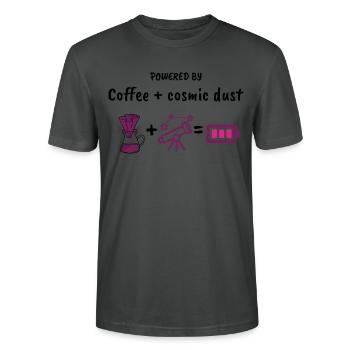 Angetrieben von Kaffee und kosmischem Staub – Astronomie - Stanley/Stella Unisex Bio-T-Shirt CRAFTER - Anthrazit - Vorne - Alina (178cm) & Michal (187cm)