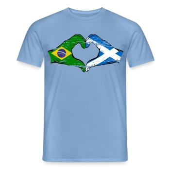 Brésil Ecosse drapeau mains forme de coeur utilisé - T-shirt homme - carolina blue - Devant - AI Model Male 178 light (178cm)