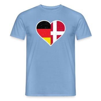 Germany x Denmark Vintage Heart - Männer T-Shirt - Carolina Blue - Vorne - AI Model Male 178 light (178cm)