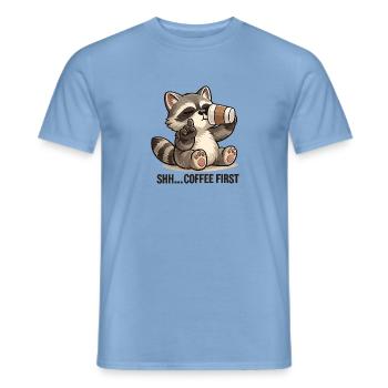 Waschbär mit Kaffee für Morgenmuffel - Männer T-Shirt - Carolina Blue - Vorne - AI Model Male 178 light (178cm)