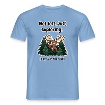 Nicht verloren, sondern nur Elche erkunden. - Männer T-Shirt - Carolina Blue - Vorne - AI Model Male 178 light (178cm)