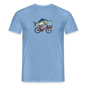 Fisch auf Fahrrad mit Wasserflasche - Männer T-Shirt - Carolina Blue - Vorne - AI Model Male 178 light (178cm)