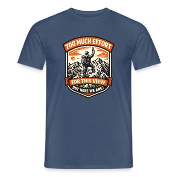 Bergsteiger Patch Aussicht Gipfelbier - Männer T-Shirt - Dunkles Denimblau - Vorne - AI Model Male 178 light (178cm)