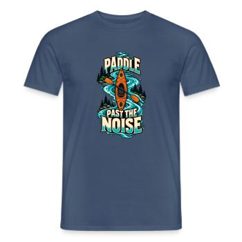 Paddel am Lärm vorbei: Kajakfahren - Männer T-Shirt - Dunkles Denimblau - Vorne - AI Model Male 178 light (178cm)