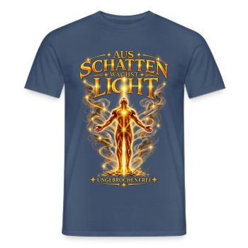 Aus Schatten wächst Licht – Ungebrochenfrei - Männer T-Shirt - Dunkles Denimblau - Vorne - AI Model Male 178 light (178cm)