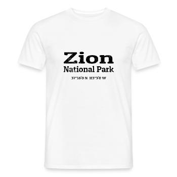 Zion National Park Koordinaten - Männer T-Shirt - Weiß - Vorne - AI Model Male 178 dark (178cm)