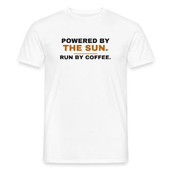 Angetrieben von der Sonne Betrieben von Kaffee - Männer T-Shirt - Weiß - Vorne - AI Model Male 178 dark (178cm)