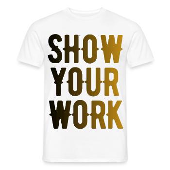 Zeigen Sie Ihre Arbeit: Goldgradienten-Typografie - Männer T-Shirt - Weiß - Vorne - AI Model Male 178 dark (178cm)