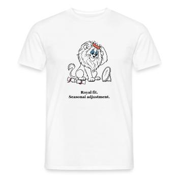 Weihnachtslöwe richtet seine Papierkrone - Männer T-Shirt - Weiß - Vorne - AI Model Male 178 dark (178cm)