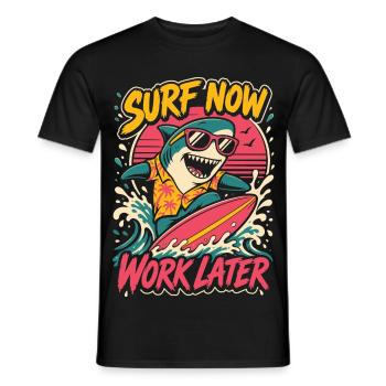 Surfender Hai – Surf Now Work Later - Männer T-Shirt - Schwarz - Vorne - AI Model Male 178 light (178cm)