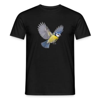 Blaumeise im Flug – blaugelbes Gartenvogelmotiv - Männer T-Shirt - Schwarz - Vorne - AI Model Male 178 light (178cm)