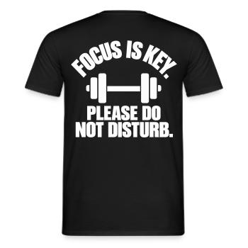 Minimalist "Focus Is Key" Gym & Fitness –Statement - Männer T-Shirt - Schwarz - Hinten - AI Model Male 178 light (178cm)