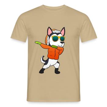 Husky Weihnachtsgeschenk - Männer T-Shirt - Sandbeige - Vorne - AI Model Male 178 light (178cm)