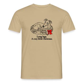 Gemütlicher Windhund zusammengerollt zu Weihnachten - Männer T-Shirt - Sandbeige - Vorne - AI Model Male 178 light (178cm)