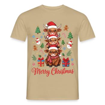 Weihnachtliche Hochlandrinder mit Nikolausmützen - Männer T-Shirt - Sandbeige - Vorne - AI Model Male 178 light (178cm)