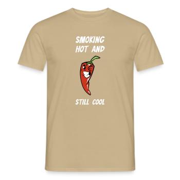 Smoking Hot And Still Cool Chili Scharf Lustig - Männer T-Shirt - Sandbeige - Vorne - AI Model Male 178 light (178cm)